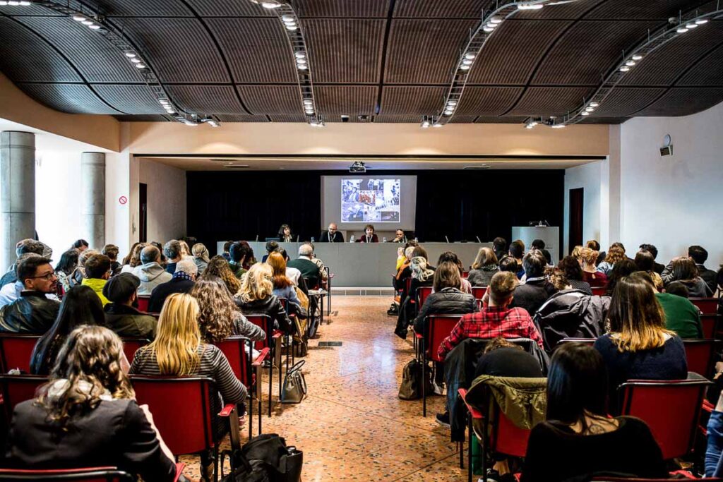 international journalism festival di perugia professione fotoreporter storie strumenti nuovi linguaggi workshop agf agenzia giornalistica fotografica