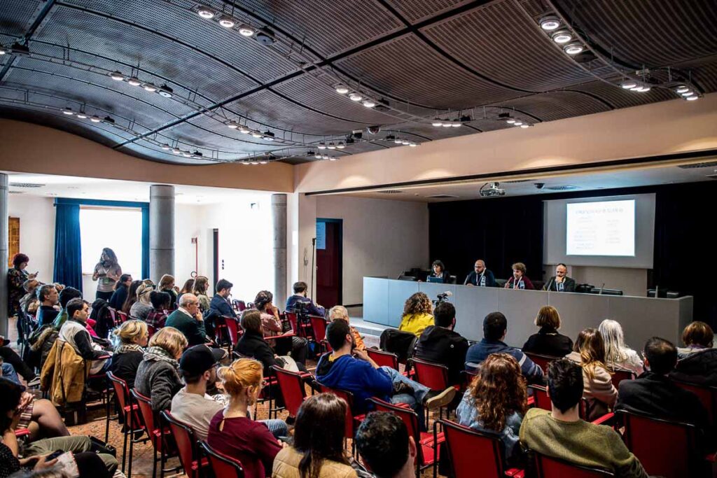 international journalism festival di perugia professione fotoreporter storie strumenti nuovi linguaggi workshop agf agenzia giornalistica fotografica